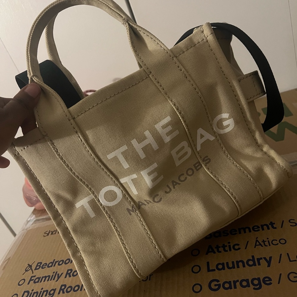 marc jacobs the tote bag (small)